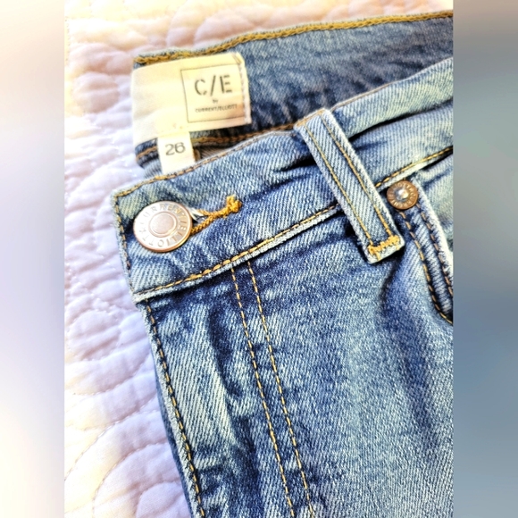 Current Elliot | Boyfriend Jean | Peaceful Blue | Destroyed | Size 26 - Picture 14 of 15